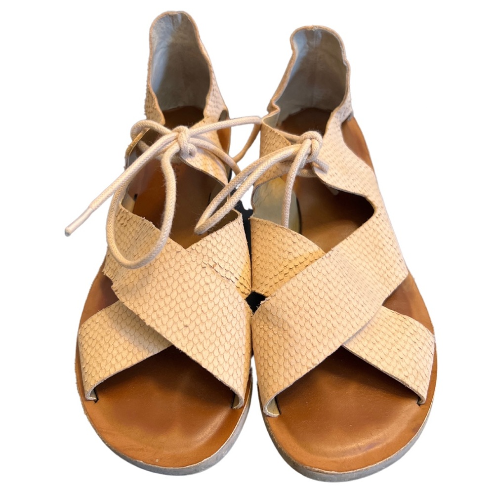Lucky Brand • Hafsa Leather Flat Sandal